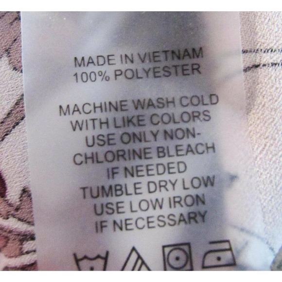 Vince Camuto Gathered Floral Sleeveless Blouse - Picture 8 of 8